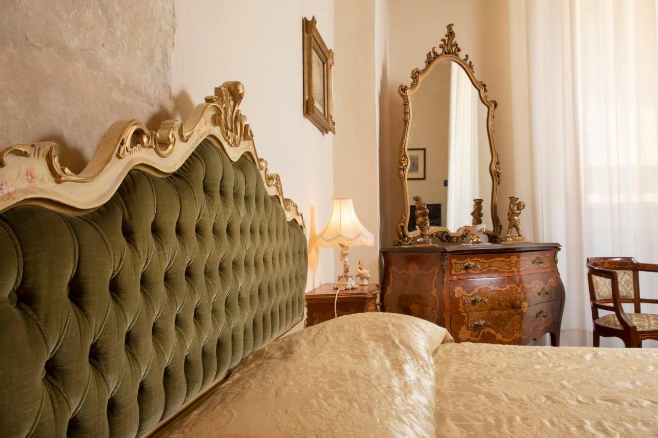 Antica Dimora Del Buongoverno Hotel Сиена Екстериор снимка